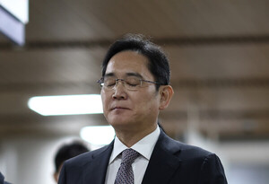 <b>이재용</b> 10년 <b>사법</b> 족쇄 벗었다