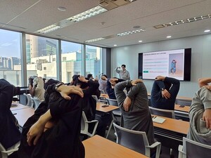 동국시스템즈, 임직원 건강 위해 '근골격계 케어 프로그램' 마련 - 뉴스 썸네일 이미지